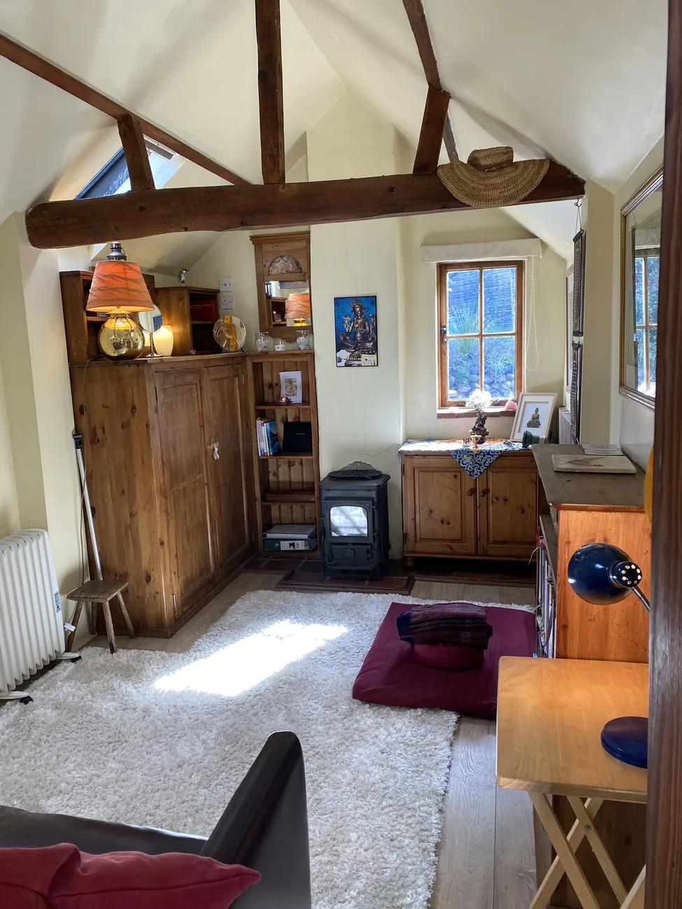A quiet sitting and practice area inside the retreat cottage